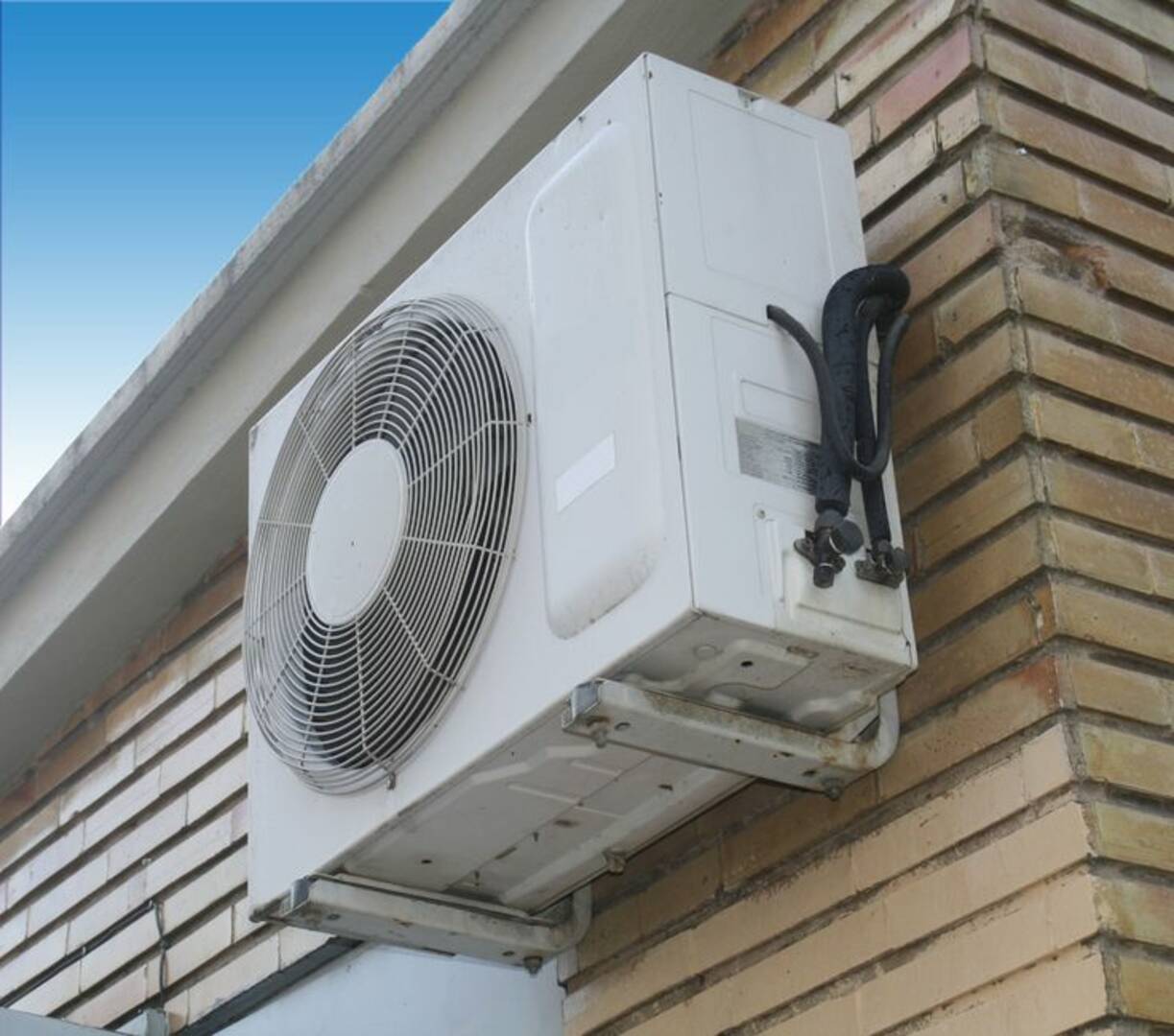 A Plus Heating and Cooling, Inc. logo