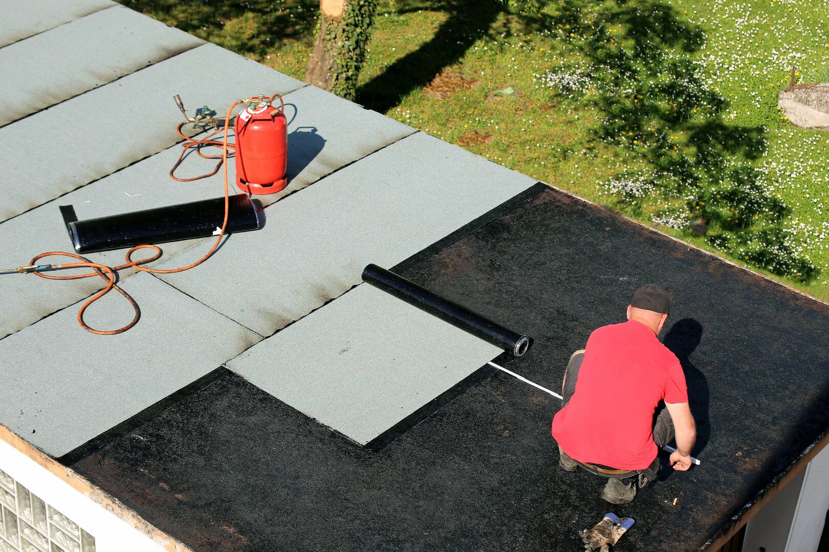 LFP Roofing logo
